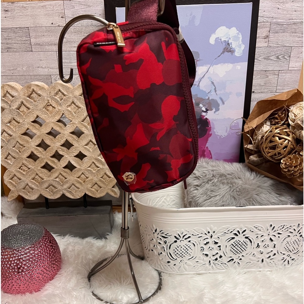 NWT Lululemon everywhere belt bag Lunar New Year 2023 - Picture 1 of 8
